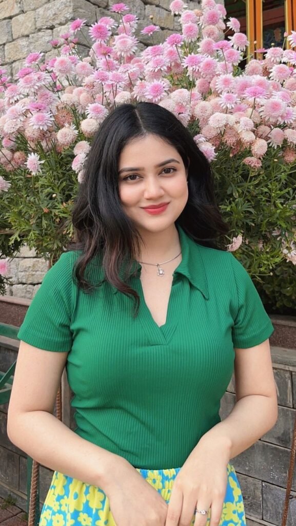 cute girl pic, cute girl dp, cute girl images, cute girl photos, cute girl pictures, cute girl wallpapers, beautiful cute girl, cute girl profile picture, cute girl dp for whatsapp, cute girl dp for instagram